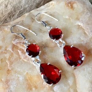 Red crystal drop earrings NWT - LAST PAIR!